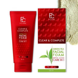 PCare C L E A R COMPLETE Green Tea Facial Foam มาส์กโฟมชาเขียวช่วยให้สิวแห้งเร็วเพียง 190 บาทเท่านั้น